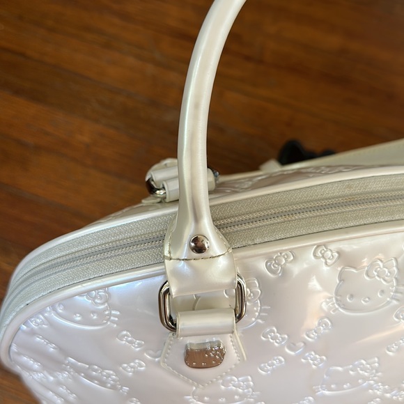 Hello Kitty Pearl Loungefly Designer Tote - Picture 13 of 16